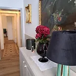 Centro Storico, Centralissimo Luxury Smeraldo Doccia Idromassaggio , Cesto Con Piccola Colazione דירה *