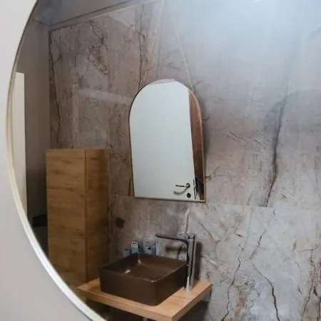 Centro Storico, Centralissimo Luxury Smeraldo Doccia Idromassaggio , Cesto Con Piccola Colazione 拉文纳