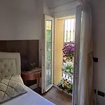 Апартаменты Centro Storico, Centralissimo Luxury Smeraldo Doccia Idromassaggio , Cesto Con Piccola Colazione