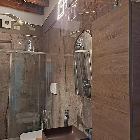 Centro Storico Luxury Smeraldo Suite: Historic Elegance With Hydromassage Ravenna