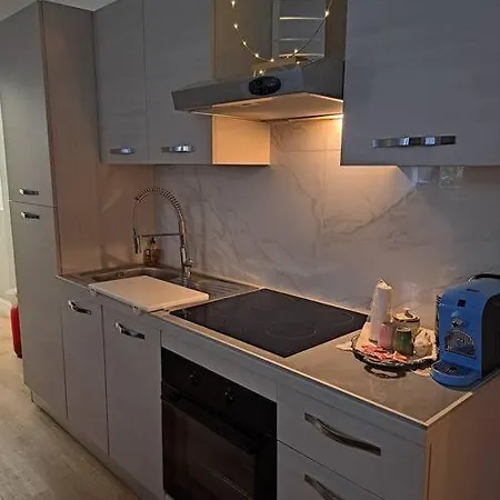 Centro Storico, Centralissimo Luxury Smeraldo Doccia Idromassaggio ,paniere Gratuito Con Piccola Colazione Appartamento *