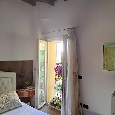 Centro Storico Luxury Smeraldo Suite: Historic Elegance With Hydromassage Apartment Ravenna